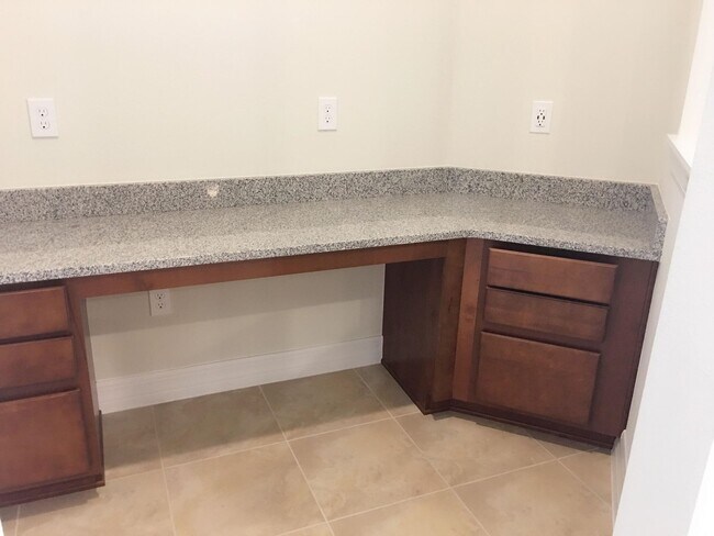 Building Photo - Dr Phillips area 4 bed 3 1/2 bath home