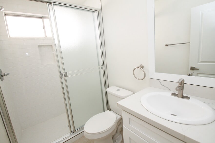 Building Photo - 9319 Alcott St