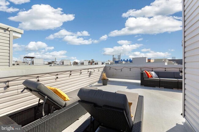 Building Photo - 2707 W Stiles St