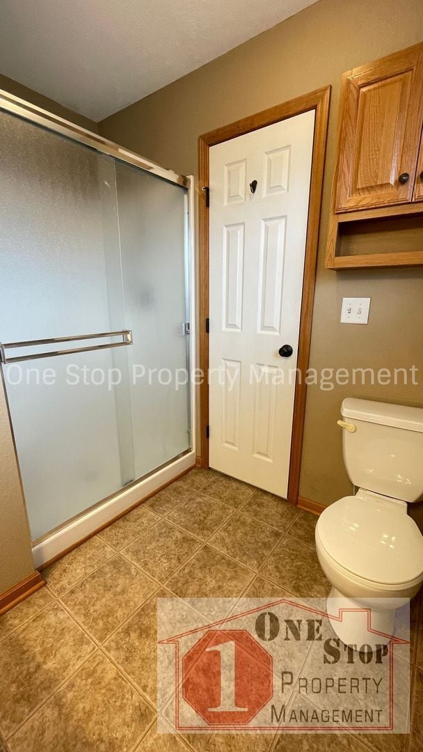 Building Photo - Gorgeous 3 bedroom / 2.5 bathroom in Grain...