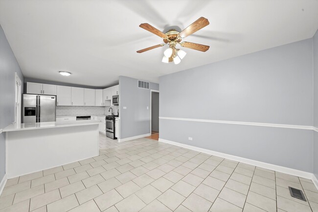 Building Photo - 8218 N Carrolton Ct