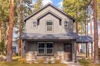 Building Photo - Modern 3 BR home on beautiful wooded lot in Sisters