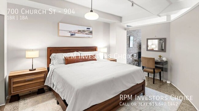 Building Photo - 700 Church St