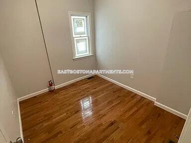 Building Photo - 435 Chelsea St