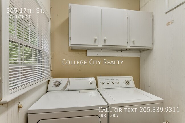 Building Photo - 305 17th St