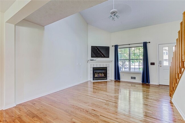 Building Photo - 1285 Courtney Dr