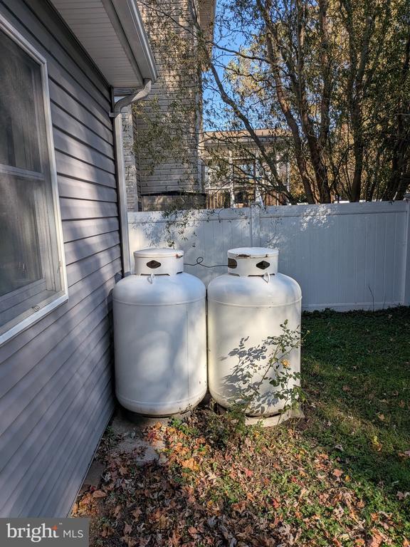 Building Photo - 965 Chester River Dr