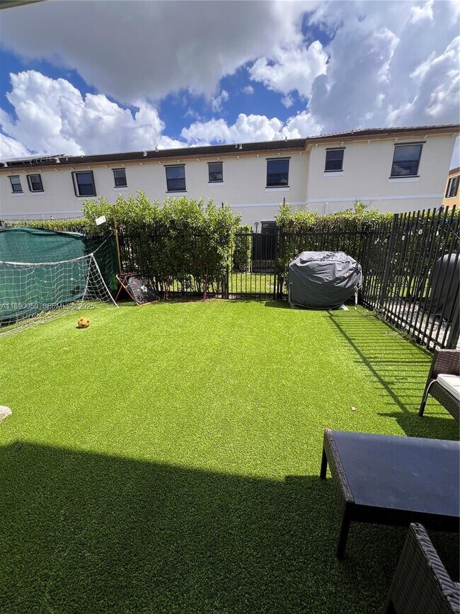 Building Photo - 4654 Santa Cruz Way