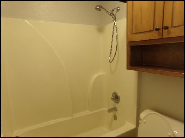 Building Photo - 400 E Locust St