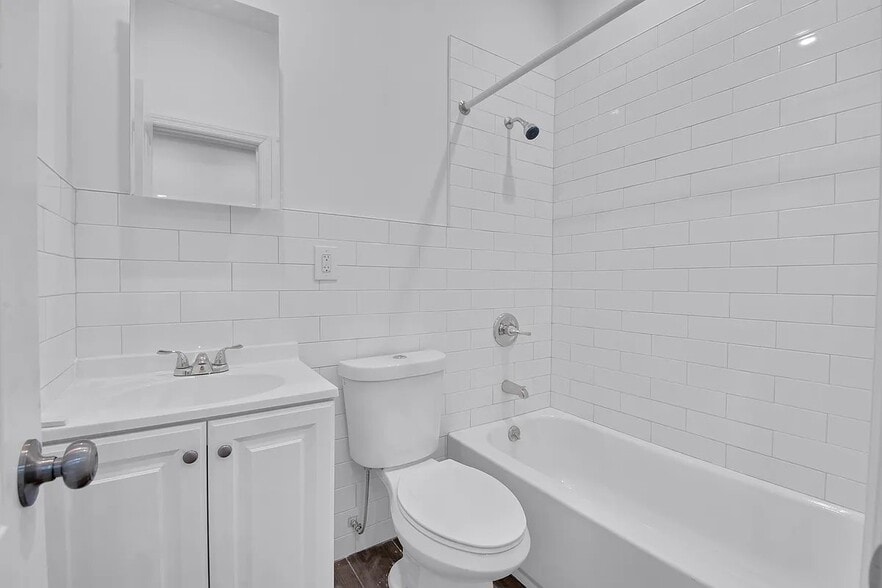 Building Photo - 1048 Jefferson Ave