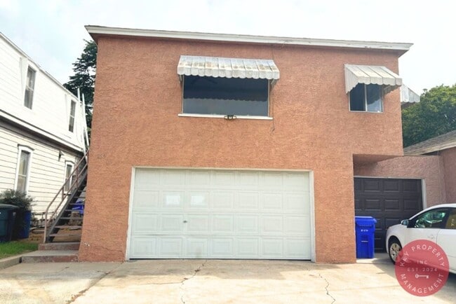 Primary Photo - Charming 1-Bedroom Upstairs Unit Near San ...