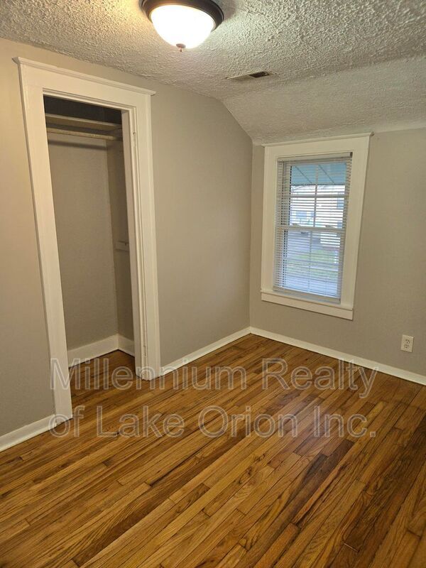 Building Photo - 30 E Beverly Ave