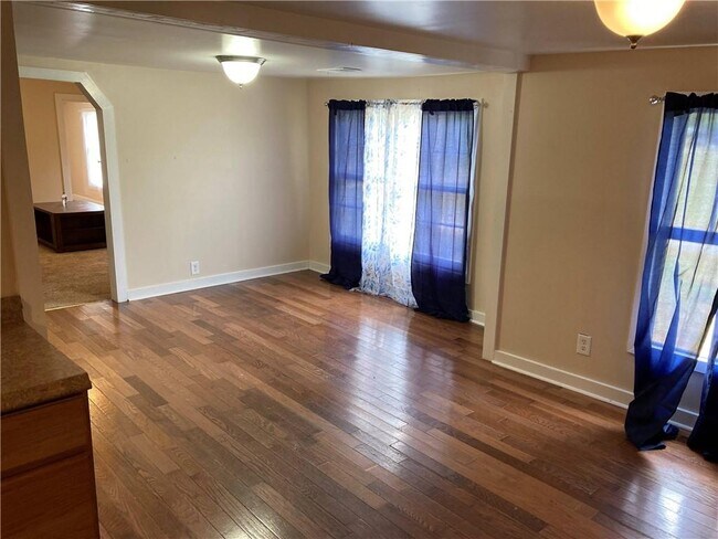 Building Photo - 1047 Horton Rd