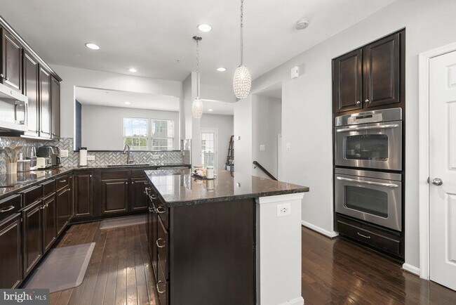 Building Photo - 9364 Paragon Way