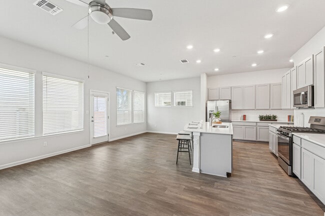 Building Photo - 3000 Chisholm Trail Rd