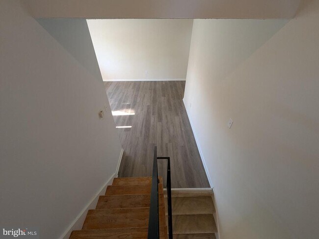 Building Photo - 6327 Willowood Ln