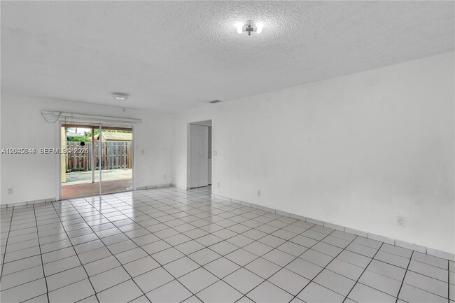 Building Photo - 768 SW 9th St