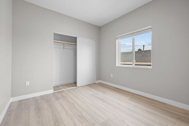 Building Photo - 12714 S Figueroa St