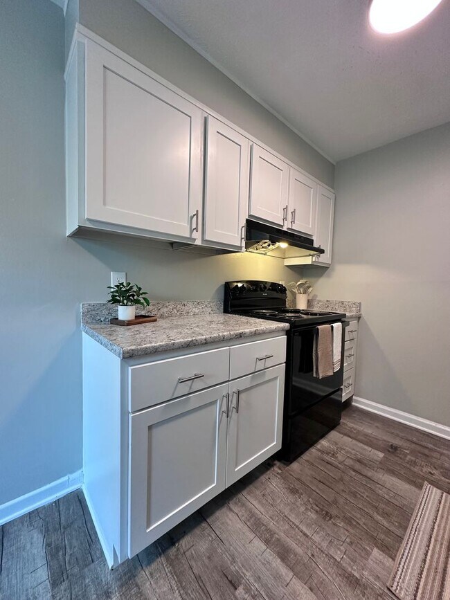 Building Photo - Parkway Apartments – Convenient 2-Bedroom ...