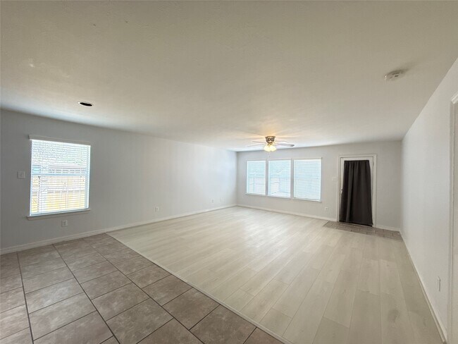 Building Photo - 4127 Longmont Hills Ln