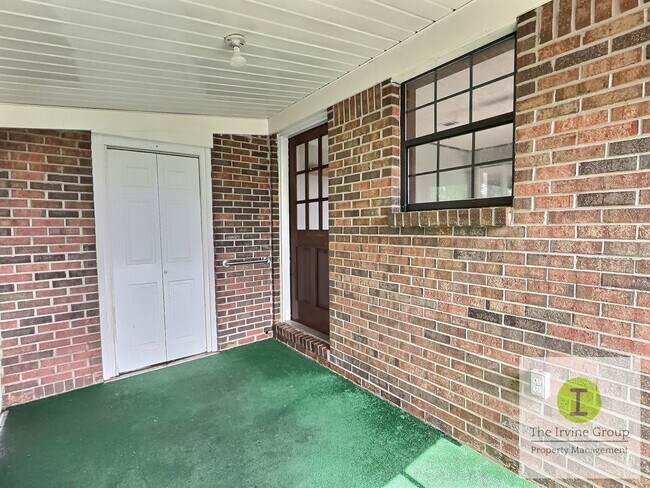 Building Photo - 3 Bed, 2 Full Bath - Country Charm with Modern Updates Near Prattville and Maxwell AFB