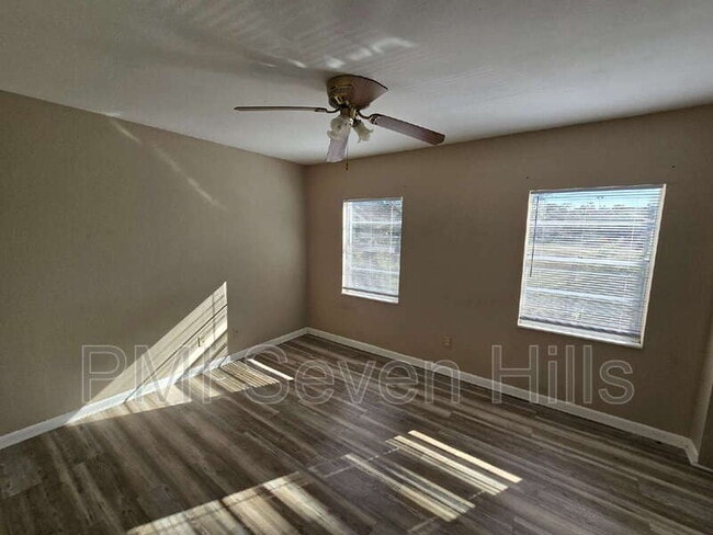 Building Photo - 2325 W Pensacola St