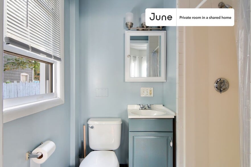 Building Photo - Room in Shared 4 bed/2 bath home in Allston