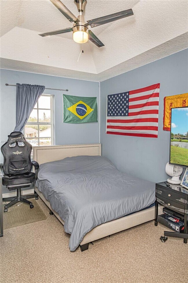 Building Photo - 1651 Hawthorne Pl