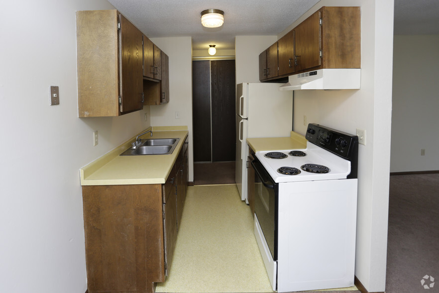 Kitchen - Forest Park II Apartments