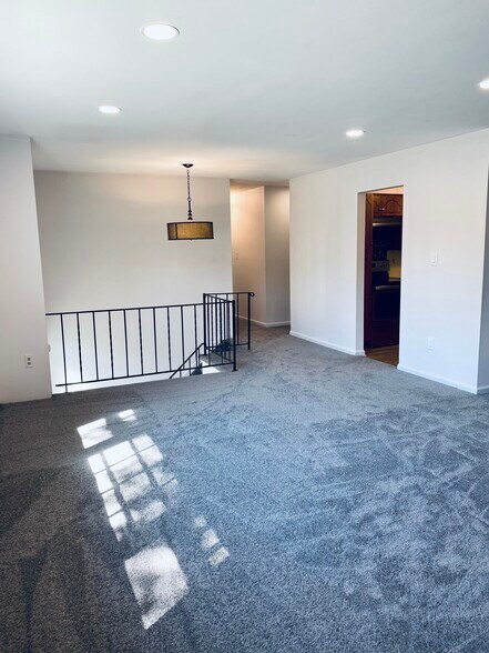 Building Photo - 17 Aldrich St