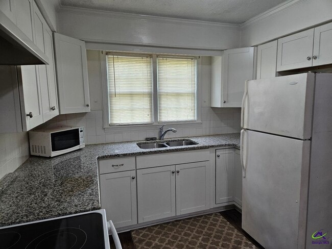 Building Photo - 3236 Peach Pkwy