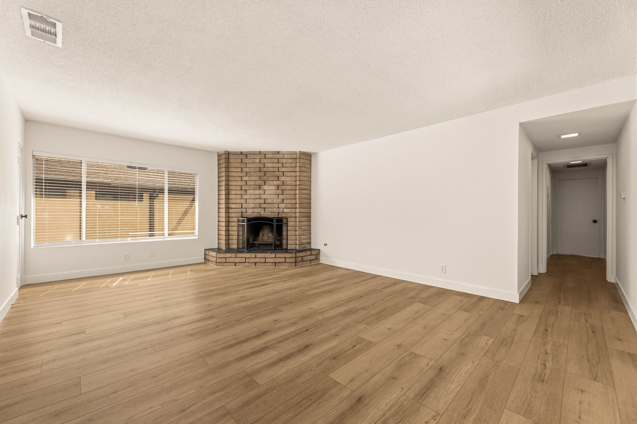 Building Photo - 100 N El Molino St