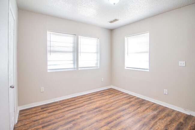 Building Photo - 1408 24th St