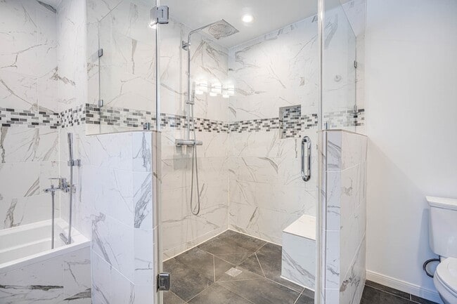 Building Photo - 12458 Woodthorpe Ln