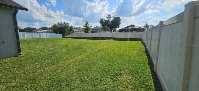 Building Photo - 240 Solis Dr