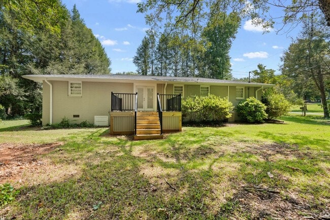 Building Photo - Charming, Newly Remodeled 3 BR, 1.5 BA Home with Fenced Yard on Large Private Lot