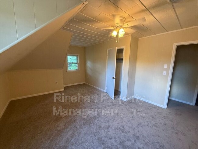 Building Photo - 303 Calhoun St