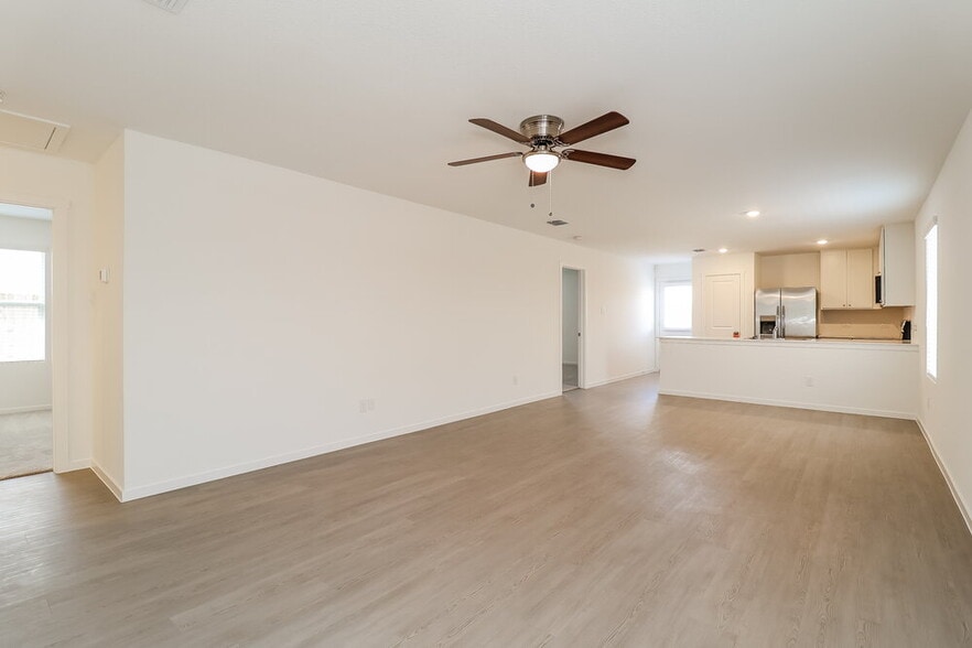 Building Photo - 1247 Maple St