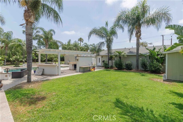 Building Photo - 10249 Jurupa Rd