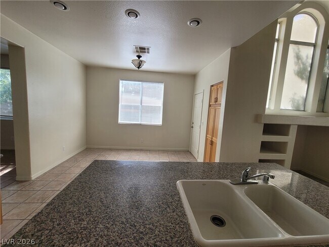 Building Photo - 7817 W Falcon Wing Ave