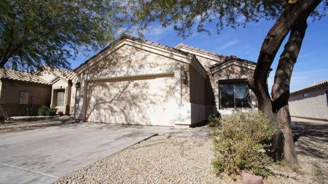 Building Photo - 6614 E Lush Vista View