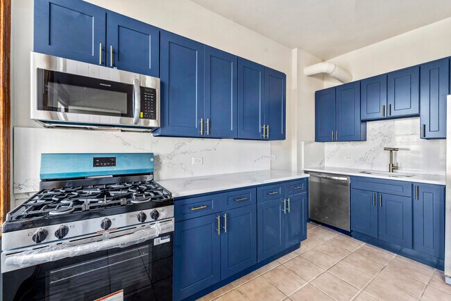 Building Photo - 2152 W Division St