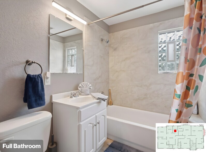 Full Bathroom - 2613 Bryant Ave S
