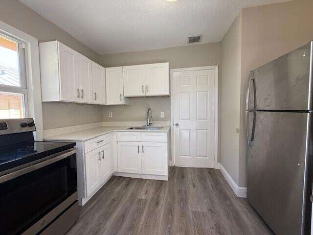 Building Photo - 400 Metcalf Ct