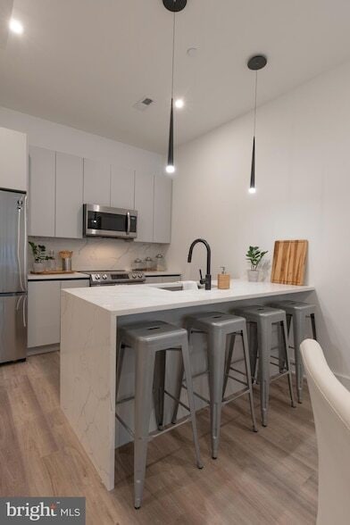 Building Photo - 1421-23-1423 E Columbia Ave