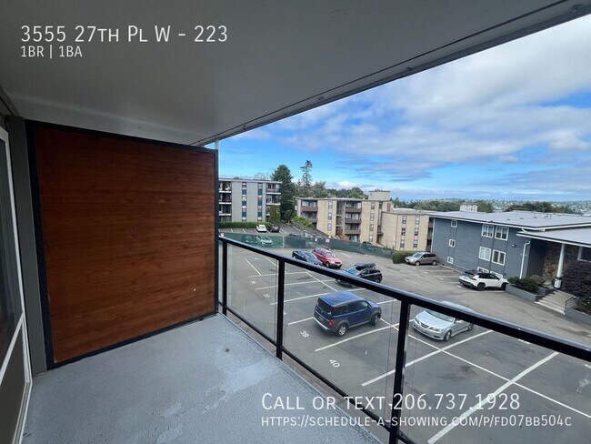 Building Photo - 3555 27th Pl W