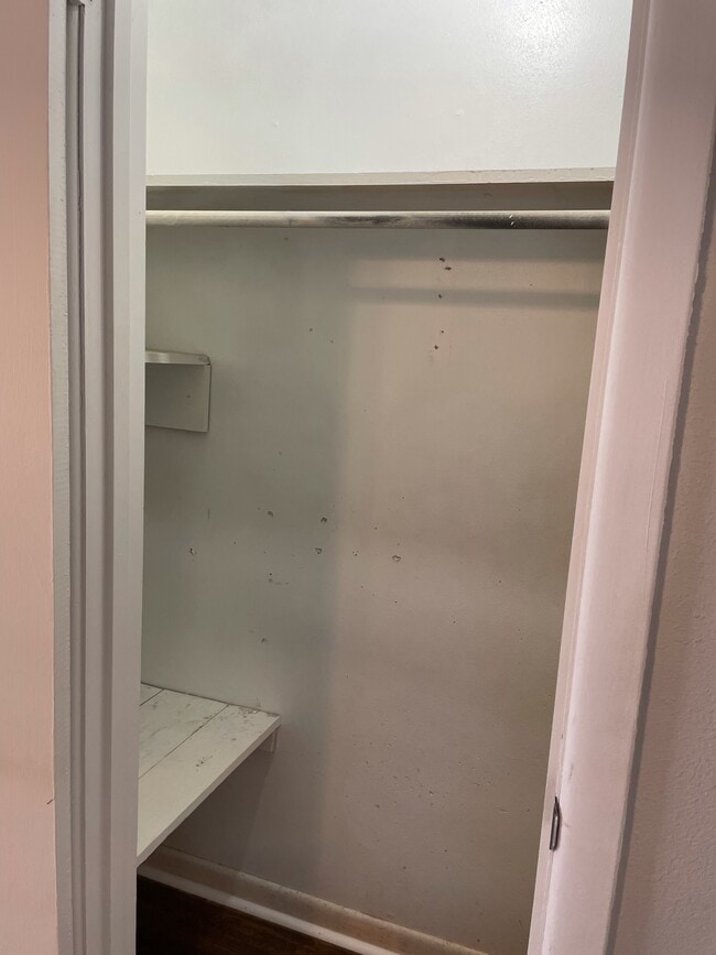 Building Photo - 613 S Andrews Ave