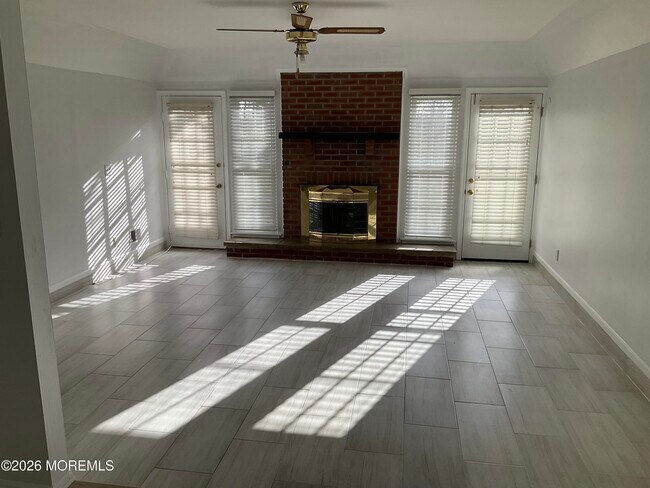 Building Photo - 37 Dogwood Dr