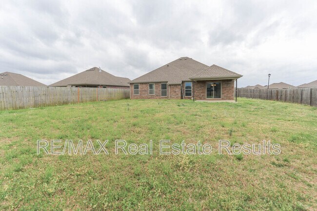 Building Photo - 4494 W Wales Dr