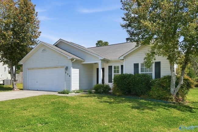 Building Photo - 236 River Oaks Dr